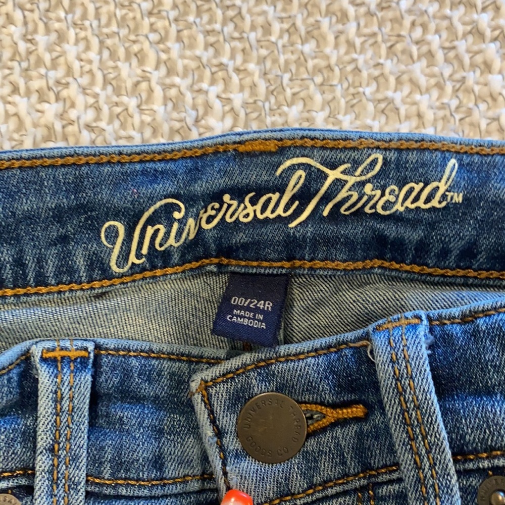 Universal Thread High Rise Distressed Skinny Jean - Picture 4 of 5